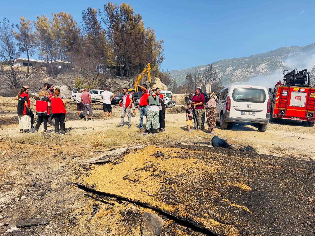 Seydikemer’de Yangından Etkilenen Üreticilere Destek Ziyareti 3